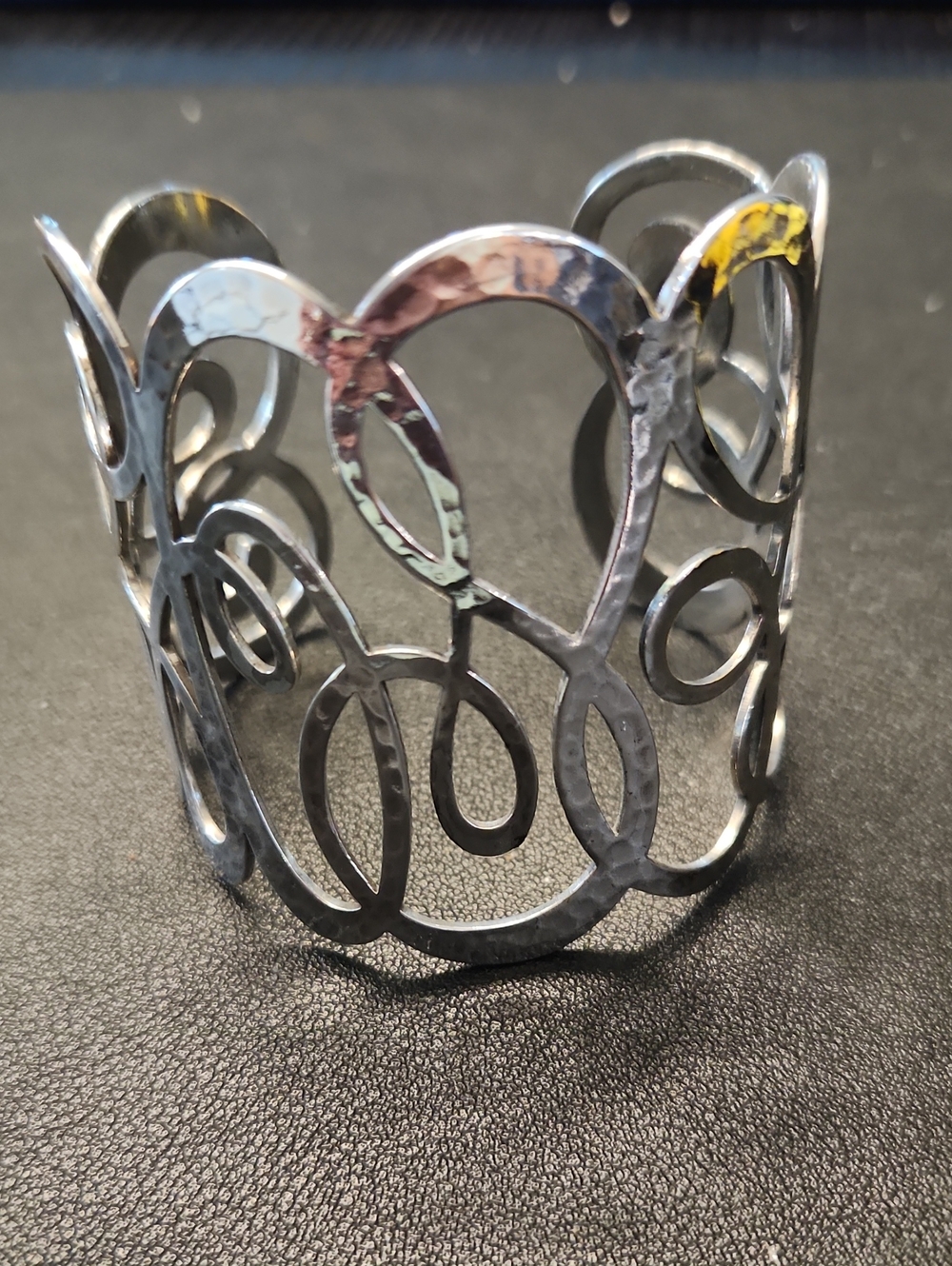 Brightoin Openwork Loop Cuff Bracelet